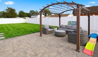 32 Edison St, Bayville, NJ 08721