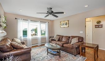 15 Bingham Pl, Amityville, NY 11701