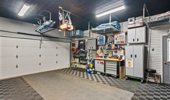 29 Grey Meadow Dr, Burlington, VT 05408