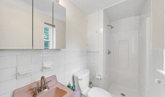 198 Lake Shore Road 2, Boston, MA 02135