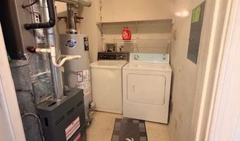 69 IROQUOIS Dr 15, Absecon, NJ 08205