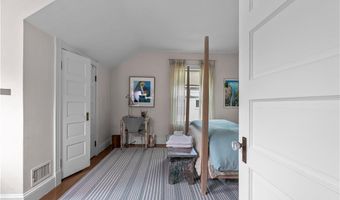 43 Sherman St, Newport, RI 02840