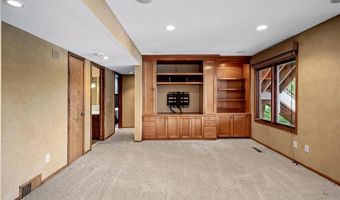451 Reflection Rd, Apple Valley, MN 55124