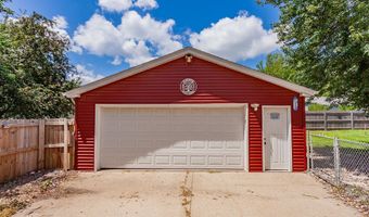 202 11th Ave NW, Altoona, IA 50009