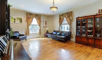 13 Blackstone St, Cumberland, RI 02864