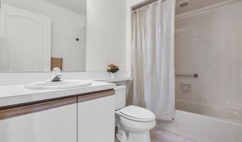 6 Snowdon Ct, Toms River, NJ 08757