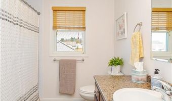 27 Streamview Dr, Cumberland, RI 02864