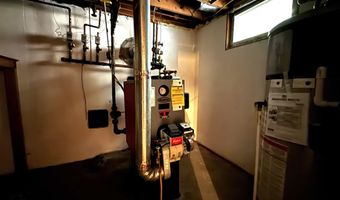 142 Pine Cir, Bennington, VT 05201
