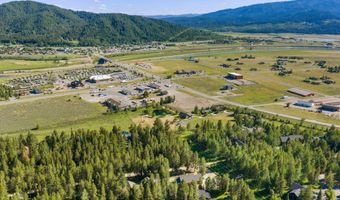 9 PINE St, Alpine, WY 83128