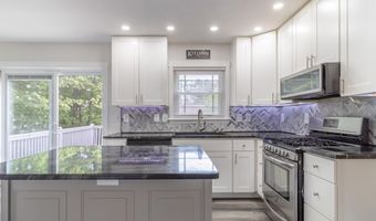 95 Yankee Ave, Bangor, ME 04401