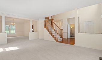 10604 MAPLECREST Ln, Potomac, MD 20854