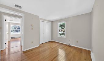 2 Spice Bush Ln, Branford, CT 06405