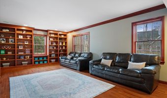 43 Darling Parke Dr, Bangor, ME 04401