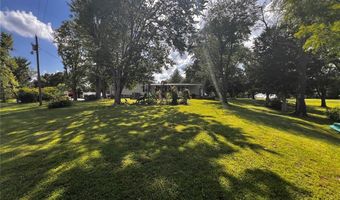 8360 Club Ln, Alma, IL 62807
