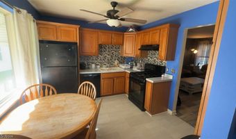 2358 Nesmith Lake Blvd, Akron, OH 44314