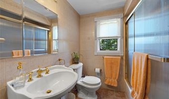 38 Hillvale Rd, Albertson, NY 11507