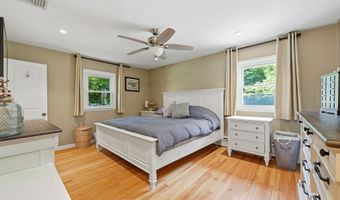 3 S Meadow Dr, Danbury, CT 06811