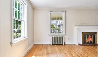 172 Hoyt Ave, East Providence, RI 02916
