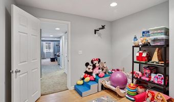 5524 STONECROFT Ln, Allentown, PA 18106