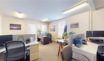 460 E Main Rd, Middletown, RI 02840