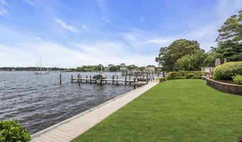 99 Holly Ln, Bayville, NJ 08721