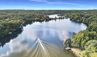 1885 Timber Trail Dr SE, Ada, MI 49301