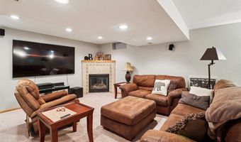 1530 Ashwood Dr, Altoona, IA 50009