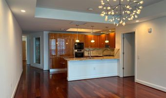 1881 N NASH St 307, Arlington, VA 22209