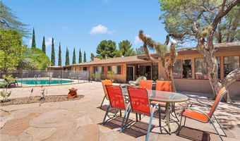 19955 Chickasaw Rd, Apple Valley, CA 92307