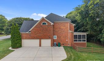 6323 Woodleigh Oaks Dr, Charlotte, NC 28226