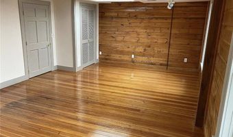 30 Bradford St, Bristol, RI 02809