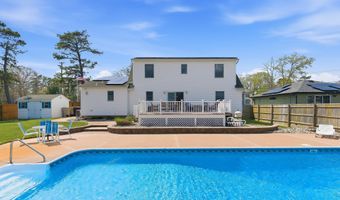 399 Trenton Ave N, Bayville, NJ 08721