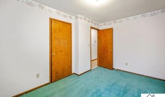 1614 Gateway Dr, Albert Lea, MN 56007