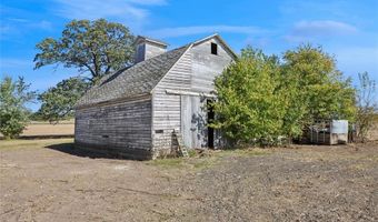 4705 Prairieburg Rd, Anamosa, IA 52205