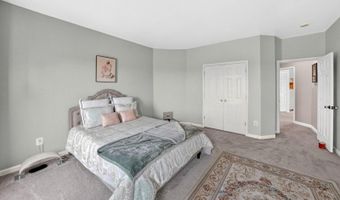 3 Surrey Way, Alexandria Twp., NJ 08867