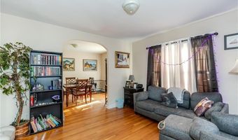638 Pontiac Ave, Cranston, RI 02910