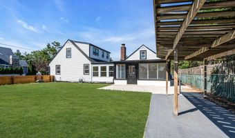 16 Larboard St, Beachwood, NJ 08722