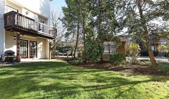2 MARINA Dr, Bayonne, NJ 07002