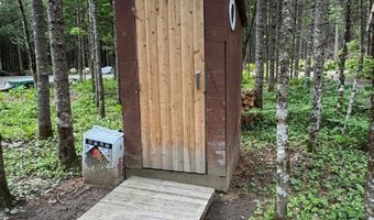 6 Maple Dr, Abbot, ME 04406