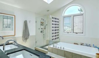 25 Fort Hill Rd, Bristol, RI 02809