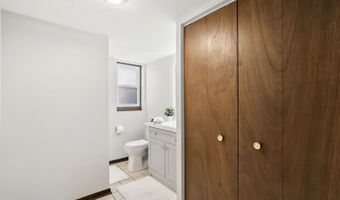 1210 S Douglas Ave, Arlington Heights, IL 60005