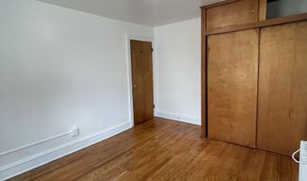 31 E 32ND St, Bayonne, NJ 07002