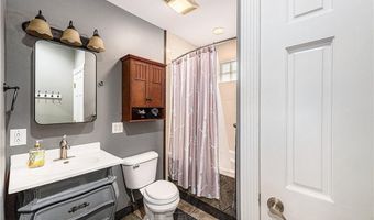 614 S 7th St, Atchison, KS 66002