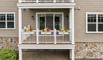 7 Longview Dr 105, Atkinson, NH 03811