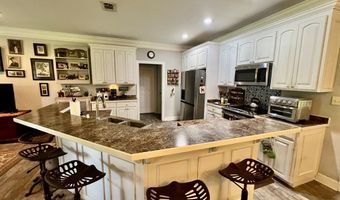 24 Robert Day Rd, Adel, GA 31620