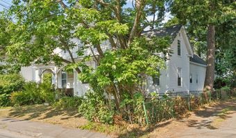 56 Chapel St, Augusta, ME 04330