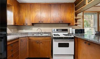 208 12th St SE, Austin, MN 55912
