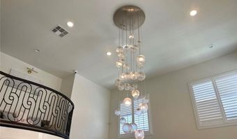 646 S Courson Dr, Anaheim, CA 92804
