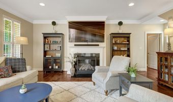 20405 SAVIN HILL Dr, Ashburn, VA 20147