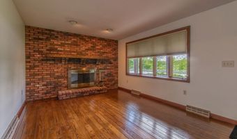 629 River Rd, Agawam, MA 01001